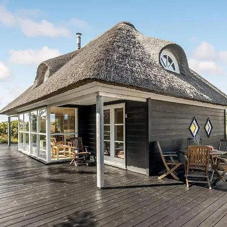 Laerkestien بيت للعطل