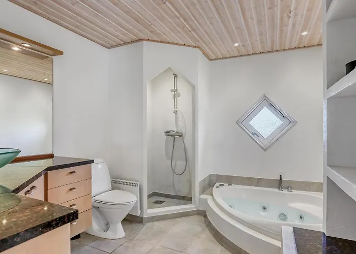 Laerkestien بيت للعطل