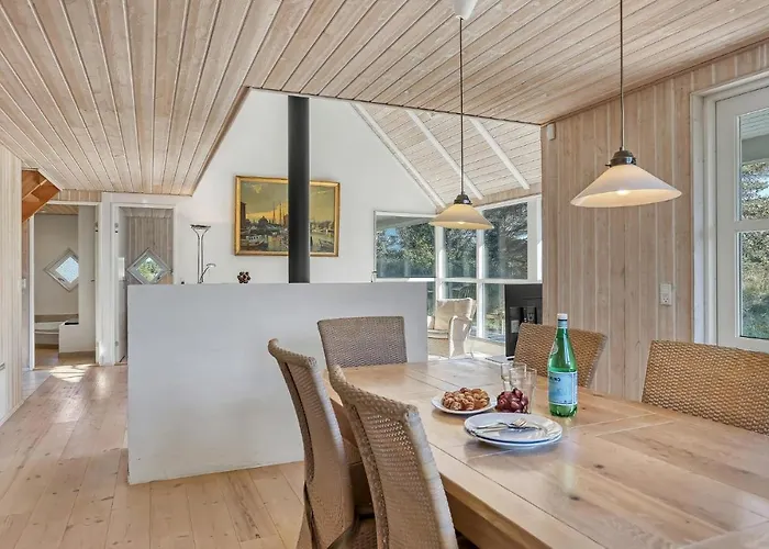 Laerkestien سكاغن