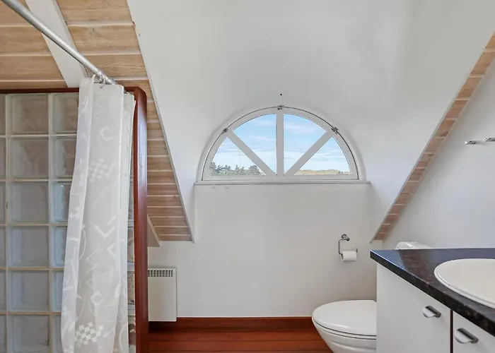 Laerkestien بيت للعطل